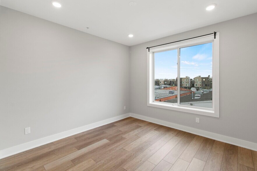 Building Photo - 2626 Trenton Ave