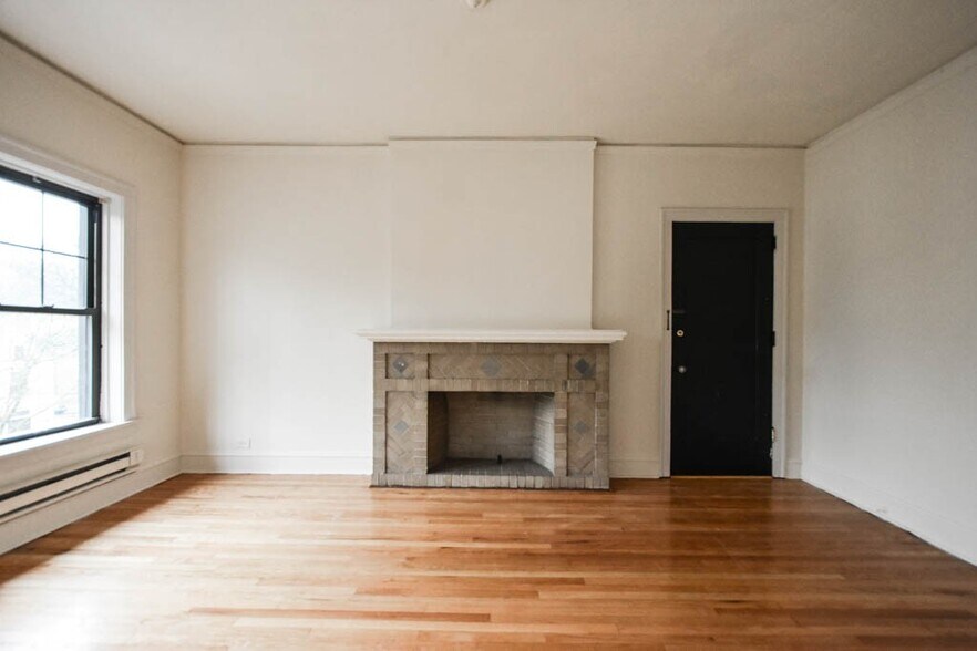 Building Photo - 805 Dempster St