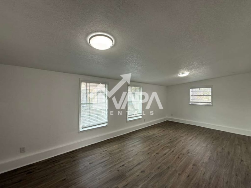 Building Photo - 2902 Woodcliffe St