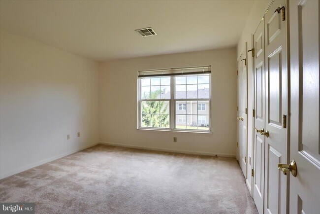 Building Photo - 136 Cardinal Ln