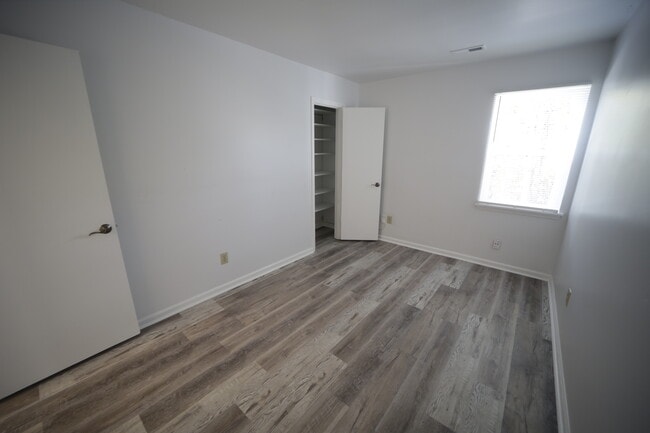 Building Photo - 7909 Carmel Rd