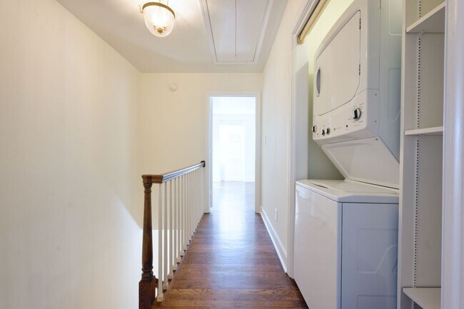 Building Photo - 420 Linkhorn Dr