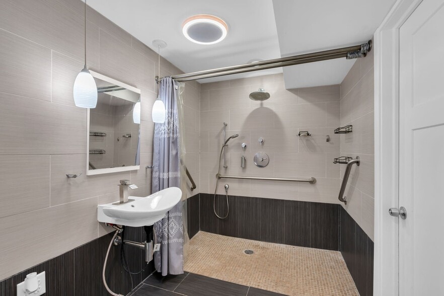 Building Photo - 56 Grace Dr