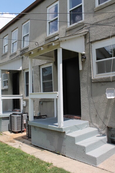 Building Photo - 1829 S Champion Ave