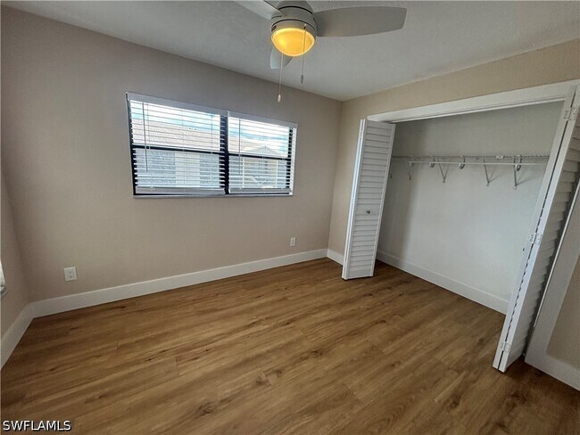 Building Photo - 5327 Summerlin Rd