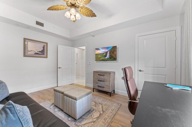 Building Photo - 315 Bay Colony Dr N