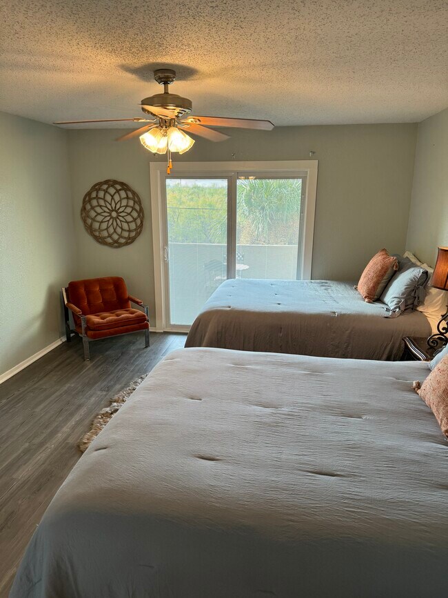 Building Photo - 604 Highcrest Dr