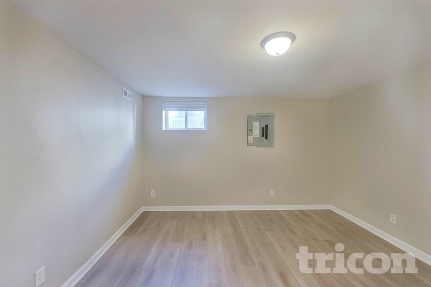 Building Photo - 599 Schrader Farm Dr