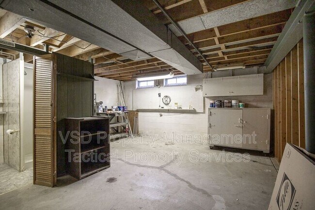 Building Photo - 6188 Cabrini Ln