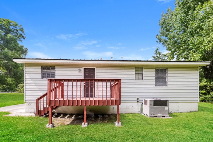 Building Photo - 811 10th Way