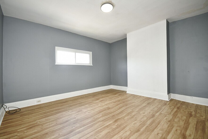 Building Photo - 1912 Pallas St