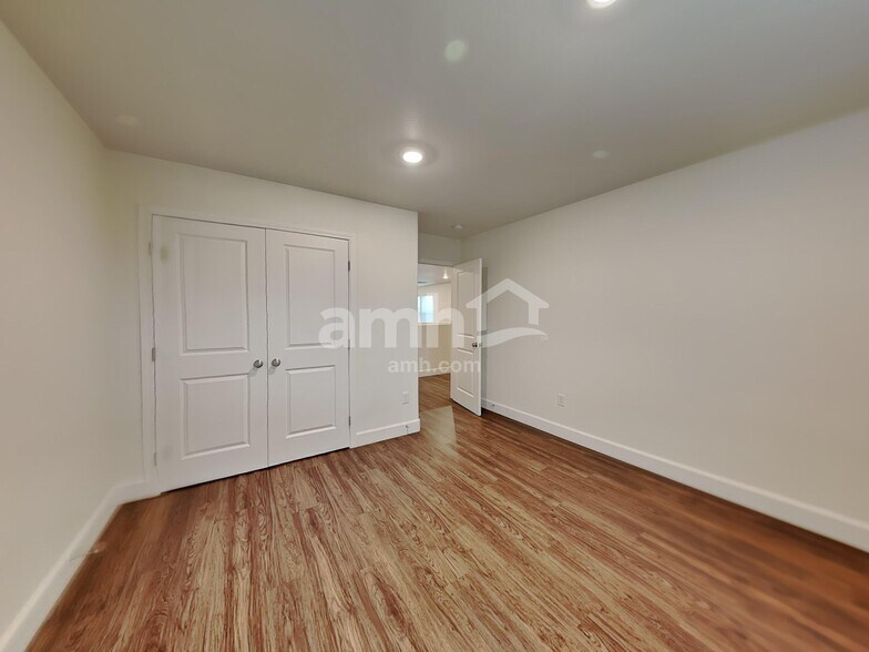 Building Photo - 1479 Garden Swing Ave