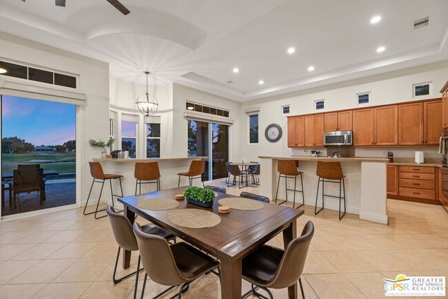 Building Photo - 88 Vía Las Flores