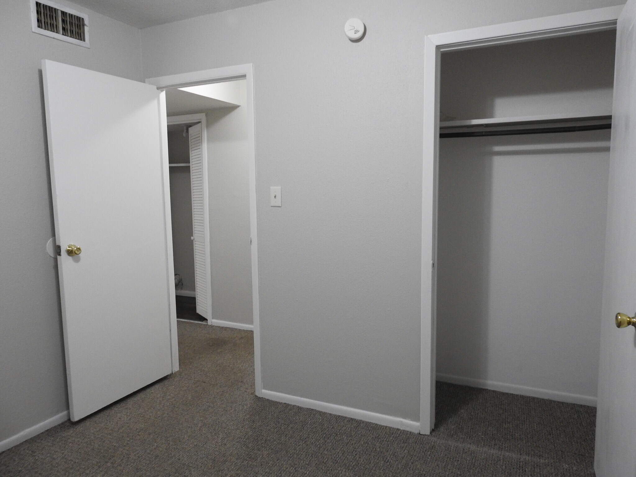 Building Photo - 2303 Elm Ave