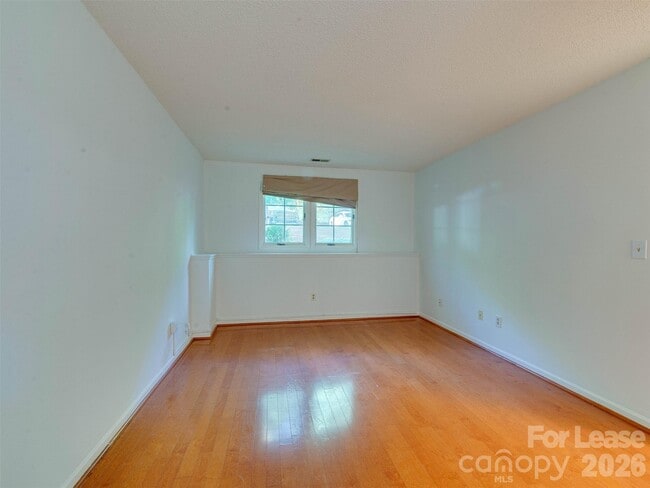 Building Photo - 19827 Henderson Rd