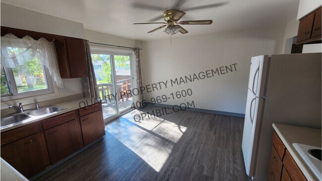 Building Photo - Spacious 3BD/2BA Duplex with Garage in Pri...