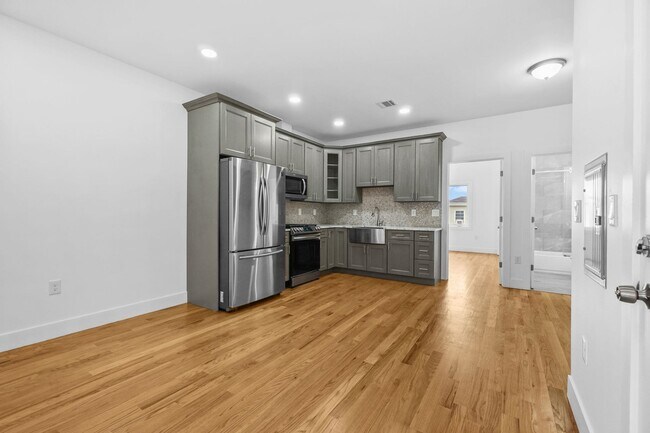 Building Photo - 1400 9th St