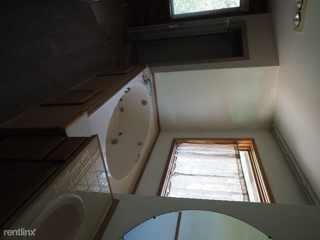 Building Photo - 1 br, 2 bath House - 520 BEVERLY HILLS Blvd