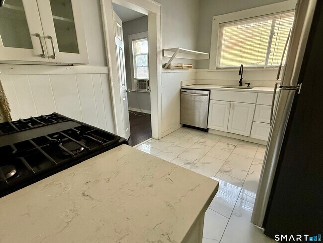 Building Photo - 95 Pope St