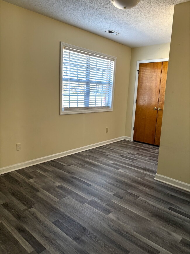 Building Photo - 741 NC-24