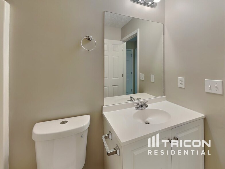 Building Photo - 703 Morgans Ridge Dr