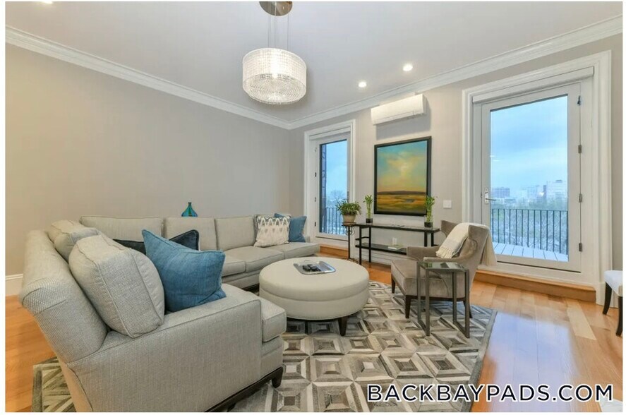 Building Photo - 214 Beacon St