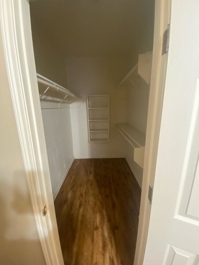 Building Photo - Monthly Paid Rent