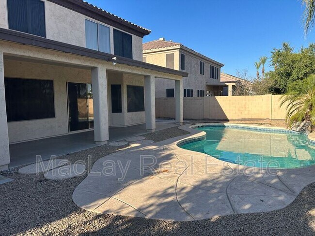 Building Photo - 2441 E Binner Dr