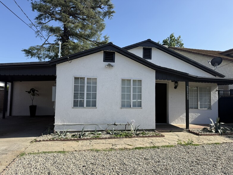 Building Photo - 22122 Saticoy St