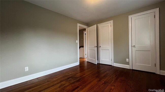 Building Photo - 117 Summers St