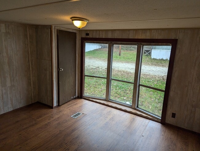 Building Photo - 45 K and M Way