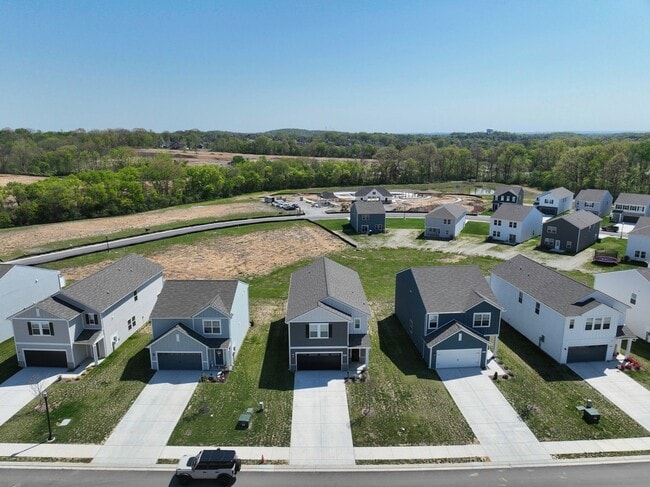 Building Photo - **RARE FIND: LIKE NEW, ONE-OWNER, 5-BED, 3-BATH HOME BUILT IN 2025 IN A NEIGHBORHOOD WITH RESORT-...