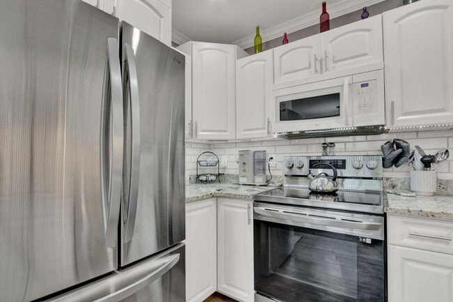 Building Photo - 279 Flanders F