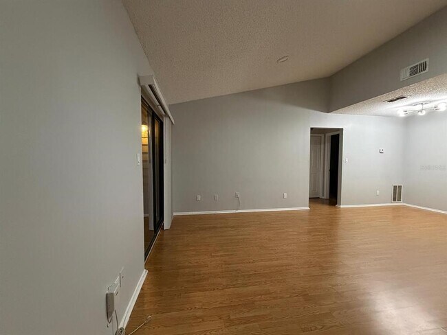 Building Photo - 8643 Mallard Reserve Dr