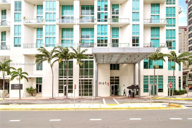 Building Photo - 300 S Biscayne Blvd