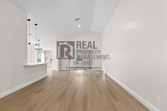 Building Photo - 3358 Sabal Springs Blvd