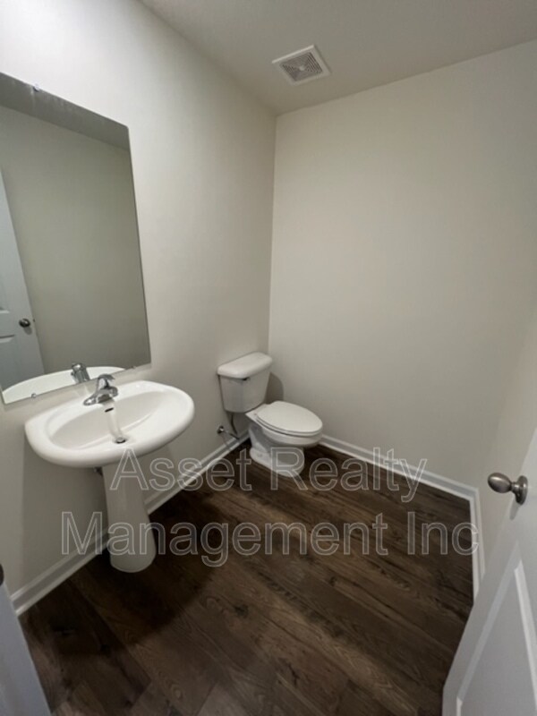Building Photo - 323 Everleigh Cir