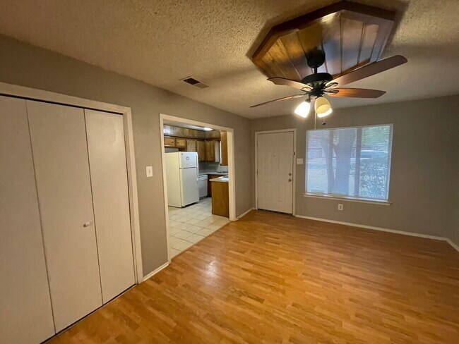 Building Photo - 7401 Avenue X