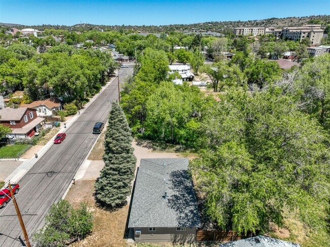 Building Photo - Huge Backyard Close to Downtown Prescott!