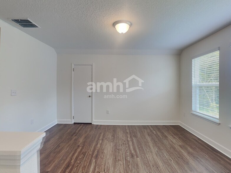 Building Photo - 2221 Saffron Walden Dr