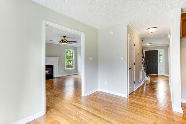 Building Photo - Coming Soon- 3 Bedroom and 2 Bath Home (Pe...