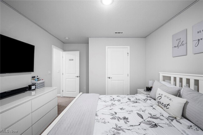 Building Photo - 9256 Preserve Way