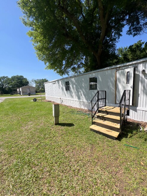 Building Photo - 306 Rockhouse Rd E