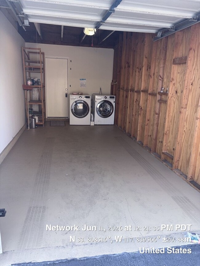 Building Photo - Two bed 1.5 bath townhome available now.