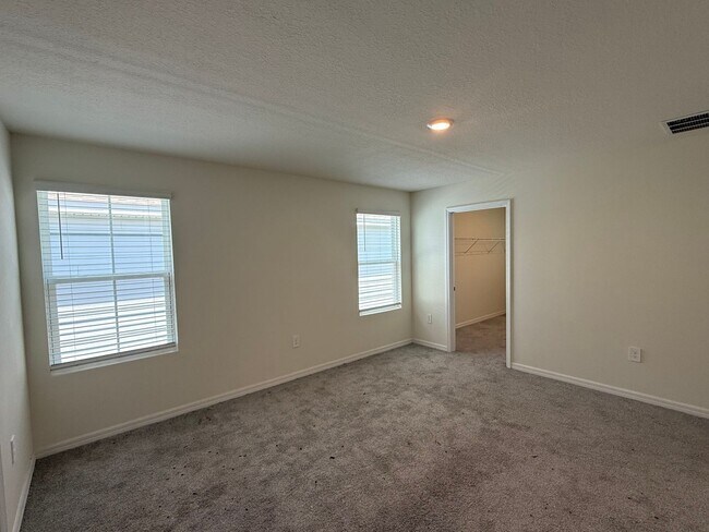 Building Photo - Spacious 4-Bedroom Modern Home in Oaks Preserve – Perfect Gainesville Location