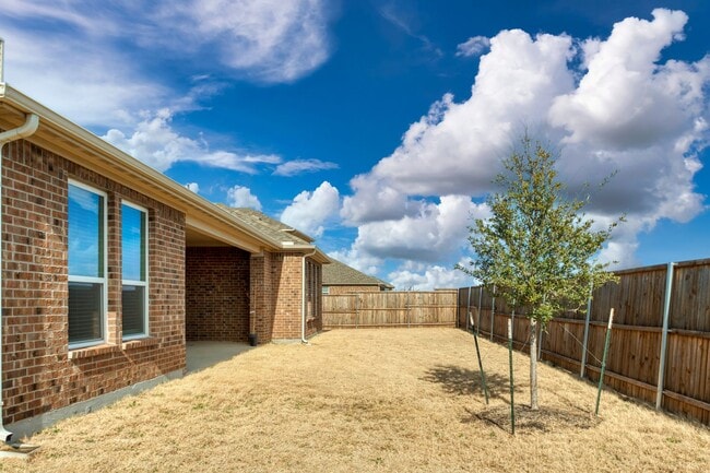 Building Photo - Beautiful 4 Bedroom, 3 Car Garage, Single Story Home in Celina!