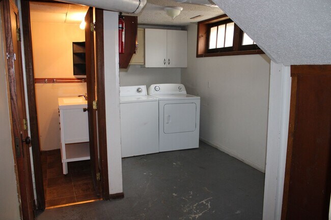 Building Photo - 815 N 10th St