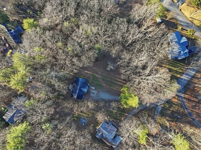 Building Photo - 46 James Dr