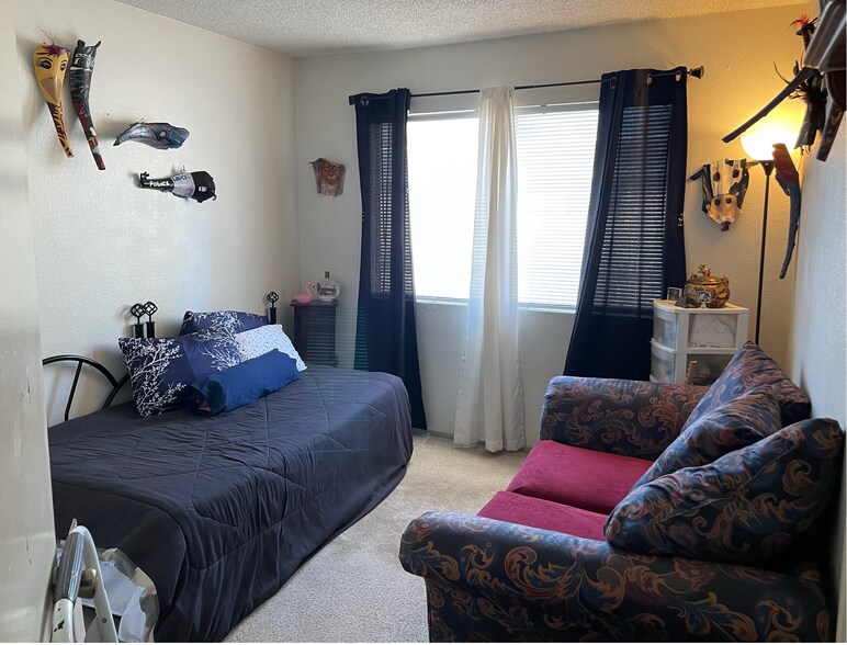 Guest Bedroom 1 - 1103 W Francis St