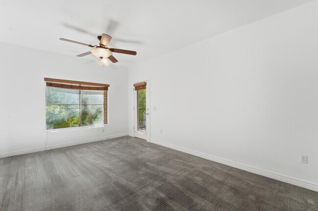 Building Photo - 5450 E Deer Valley Dr